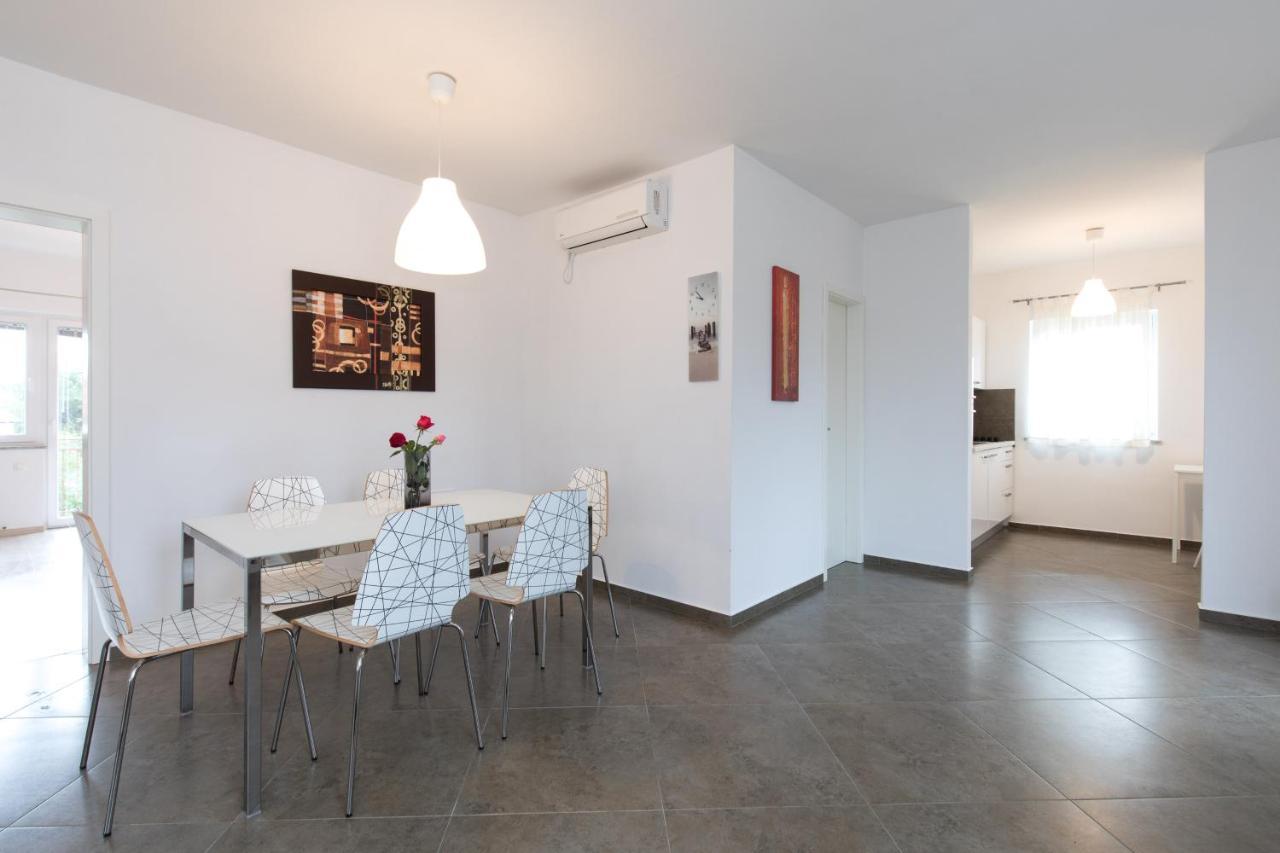 Apartmani Laura Krk Krk Town Exterior photo